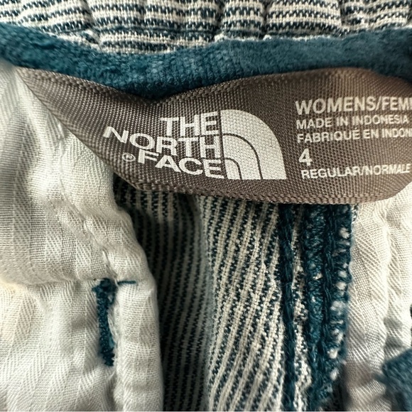 The‎ North Face Women’s Striped Cotton Shorts - Size 4 - Picture 4 of 4